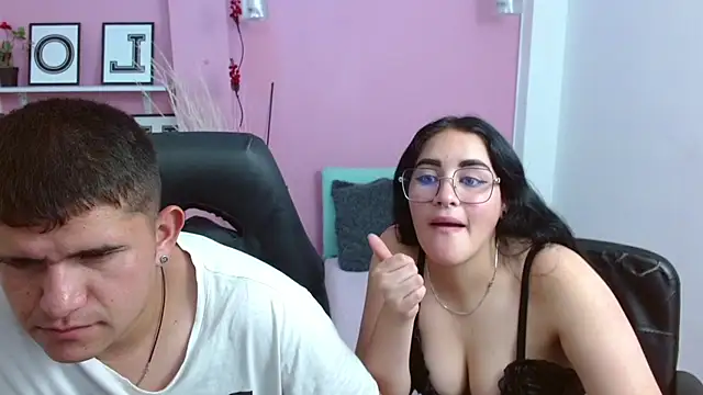 Snapshot of Eric_and_Alisson chatting on 10-18-25, 06:52 Eric and Alisson online show from 10-18-25, 06:52