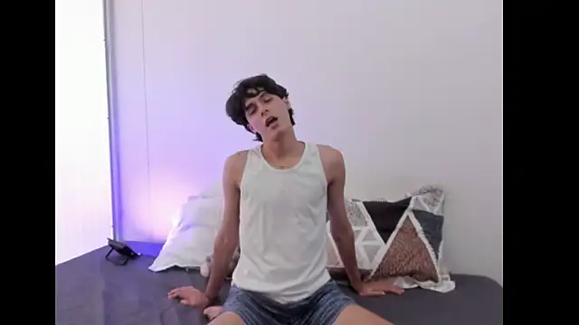 luccas ferreira online show from 04-20-26, 07:37