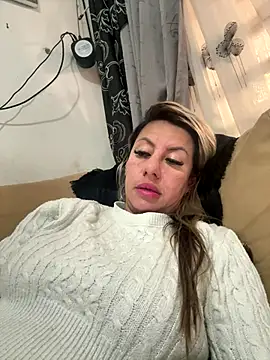 Snapshot of GisellTorres36 chatting on 11-17-25, 06:35 GisellTorres36 online show from 11-17-25, 06:35