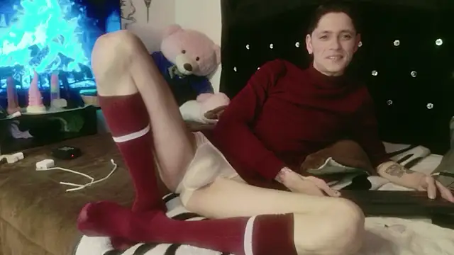 Snapshot of Tyler_cat chatting on 11-18-25, 11:26 Tyler cat online show from 11-18-25, 11:26