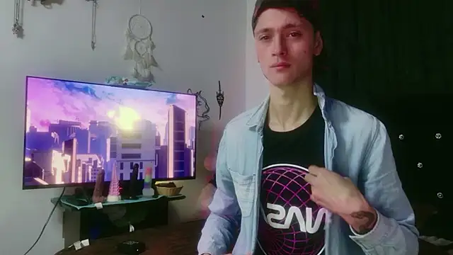 Snapshot of Tyler_cat chatting on 11-20-25, 03:56 Tyler cat online show from 11-20-25, 03:56