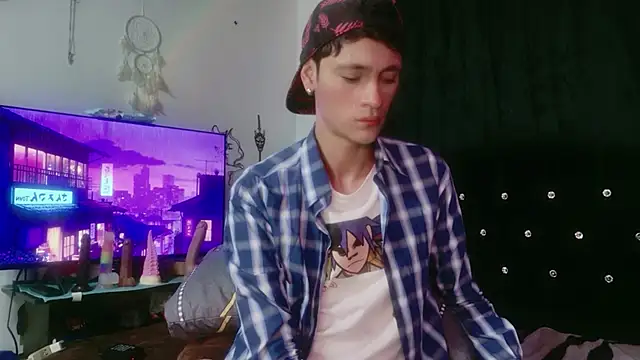 Snapshot of Tyler_cat chatting on 11-27-25, 04:14 Tyler cat online show from 11-27-25, 04:14