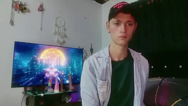 Snapshot of Tyler_cat chatting on 12-01-25, 01:21 Tyler cat online show from 12-01-25, 01:21