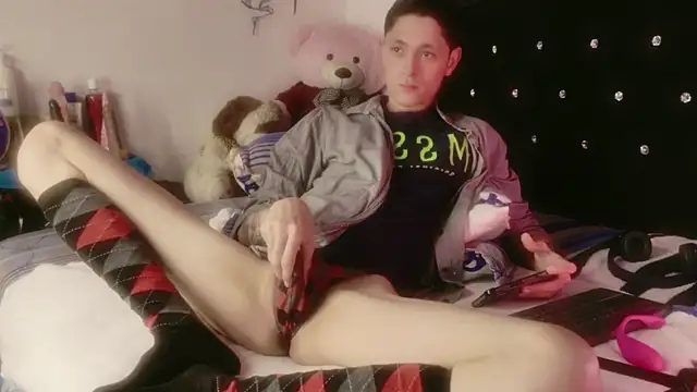 Tyler cat online show from 04-14-26, 08:20