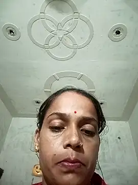 Snapshot of Mona7070 chatting on 10-03-25, 02:47 Mona7070 online show from 10-03-25, 02:47