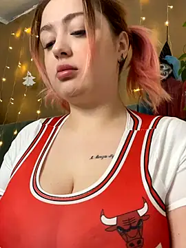 KellyMoors online show from 10-26-25, 01:22