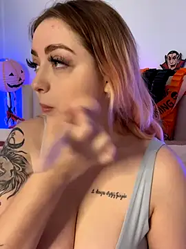 KellyMoors online show from 11-12-25, 01:39