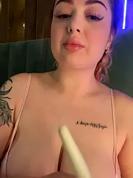 KellyMoors online show from 12-04-25, 01:15