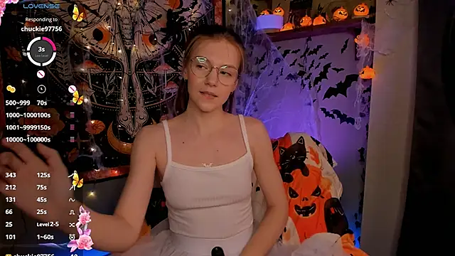 lyra thenymph online show from 10-24-25, 10:33