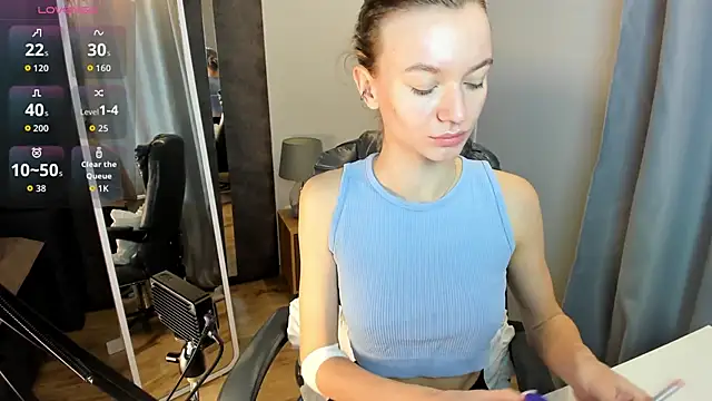 EvaToniz online show from 11-13-25, 01:04