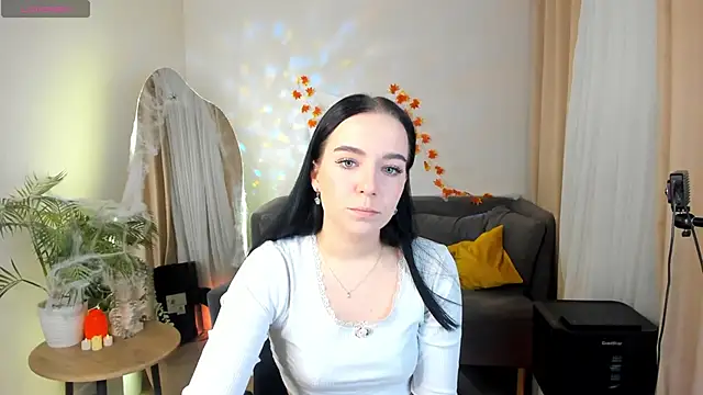 Avelyne  online show from 10-23-25, 09:02