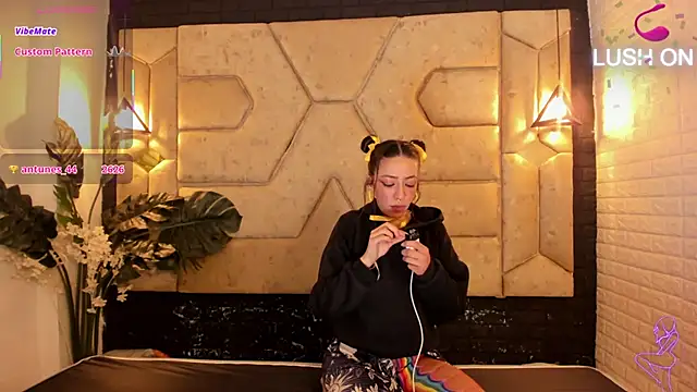 Julieta Slav3 online show from 07-12-26, 10:06