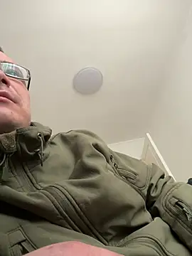 viktor1992-1-1 online show from 02-26-26, 08:24