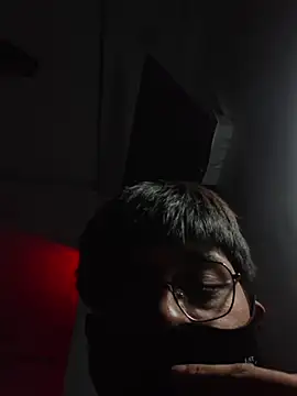 Snapshot of UsurpedThaw chatting on 11-25-25, 06:52 UsurpedThaw online show from 11-25-25, 06:52