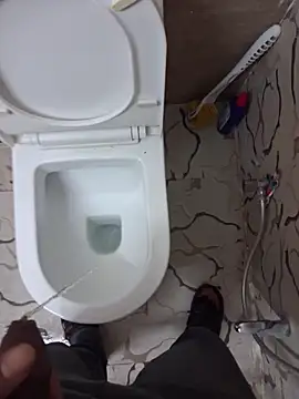 Snapshot of UsurpedThaw chatting on 12-16-25, 06:46 UsurpedThaw online show from 12-16-25, 06:46