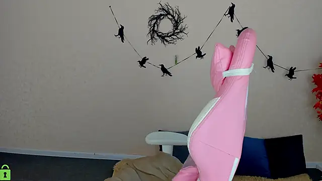 L1na Reeds online show from 11-04-25, 08:57