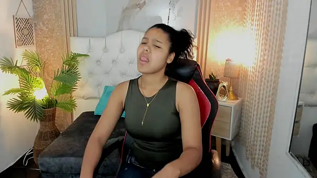 AriaVega online show from 04-14-26, 12:44