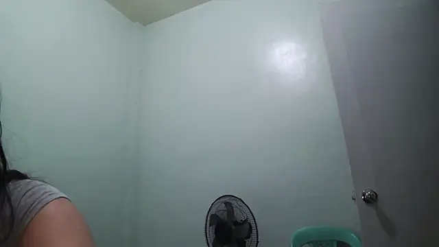 TeaseNPlease 13 online show from 12-17-25, 09:43