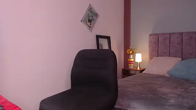 AgathaJane  online show from 10-04-25, 12:25