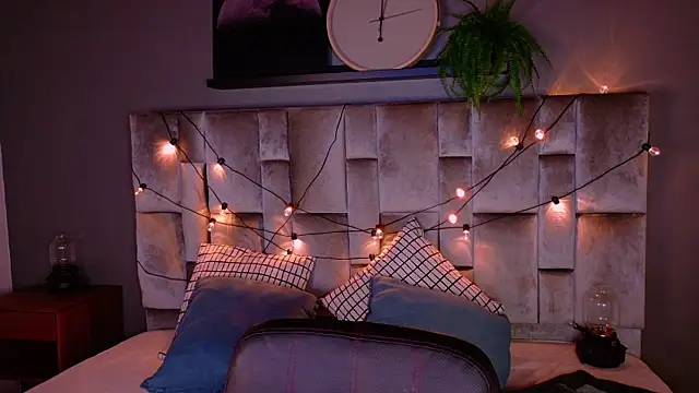 LiamThunder05  online show from 11-15-25, 03:37