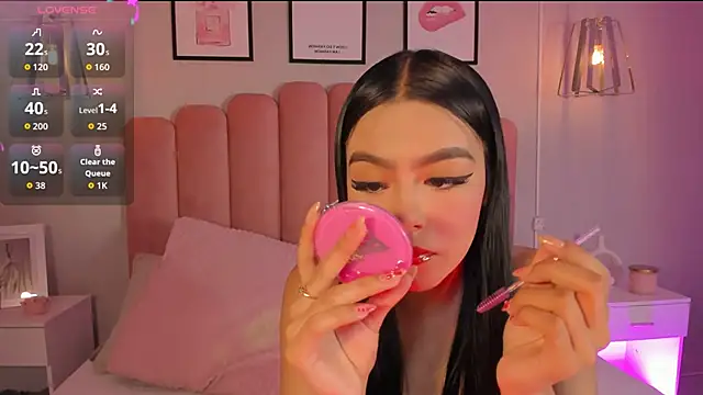 mara swan  online show from 11-14-25, 07:12