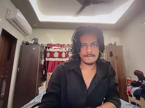 Snapshot of Ujjwallkumar0069 chatting on 06-15-26, 04:42 Ujjwallkumar0069 online show from 06-15-26, 04:42