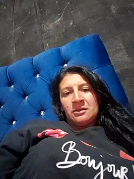 Snapshot of Lesli_14 chatting on 11-16-25, 01:55 Lesli 14 online show from 11-16-25, 01:55