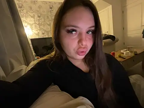 Snapshot of EllaStarrxxx chatting on 11-12-25, 04:13 EllaStarrxxx online show from 11-12-25, 04:13