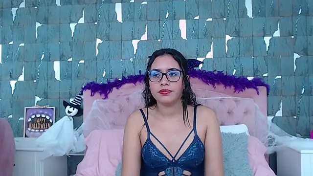 VictoriaVixxen online show from 10-22-25, 04:57