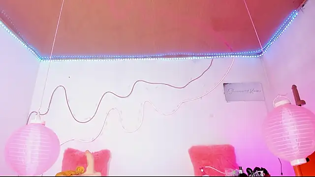 Snapshot of shannon_kinne_ chatting on 12-03-25, 06:39 shannon kinne online show from 12-03-25, 06:39