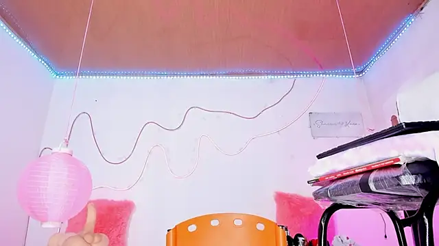 Snapshot of shannon_kinne_ chatting on 12-13-25, 07:53 shannon kinne online show from 12-13-25, 07:53