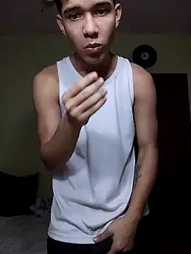 Snapshot of Mrdante23 chatting on 10-21-25, 01:39 Mrdante23 online show from 10-21-25, 01:39