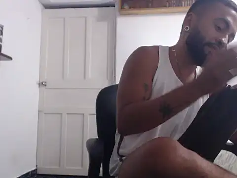 Snapshot of Sebastian_ferrer111 chatting on 10-23-25, 11:46 Sebastian ferrer111 online show from 10-23-25, 11:46