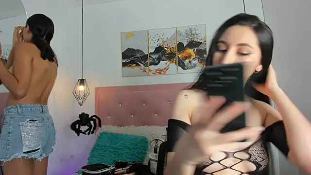 Snapshot of kiara_and_christy chatting on 10-18-25, 12:17 kiara and christy online show from 10-18-25, 12:17