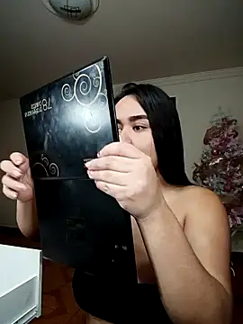 Snapshot of Mia_belmontt chatting on 12-03-25, 04:49 Mia belmontt online show from 12-03-25, 04:49