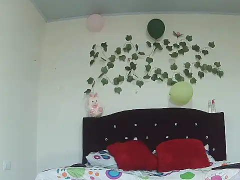 Snapshot of venus_kiss chatting on 10-06-25, 01:41 venus kiss online show from 10-06-25, 01:41