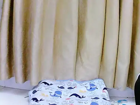 Minatasuka online show from 11-17-25, 01:17