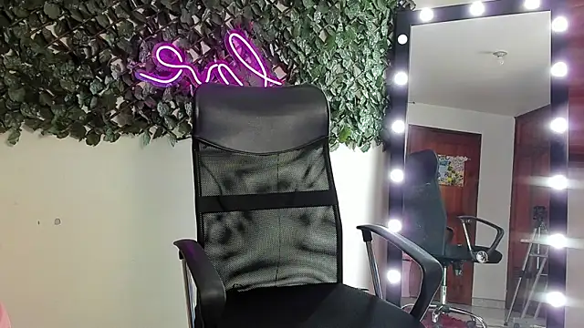 Snapshot of Samanta_Ortiz chatting on 11-25-25, 07:03 Samanta Ortiz online show from 11-25-25, 07:03