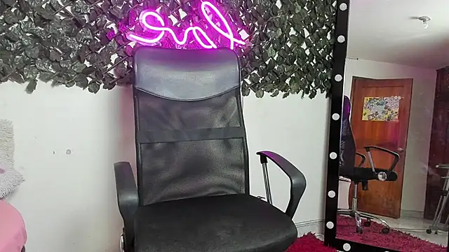 Snapshot of Samanta_Ortiz chatting on 11-27-25, 07:16 Samanta Ortiz online show from 11-27-25, 07:16