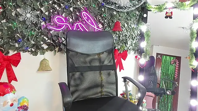 Snapshot of Samanta_Ortiz chatting on 12-19-25, 07:21 Samanta Ortiz online show from 12-19-25, 07:21