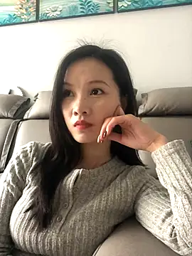 Snapshot of Mile-m chatting on 11-10-25, 06:56 Mile-m online show from 11-10-25, 06:56