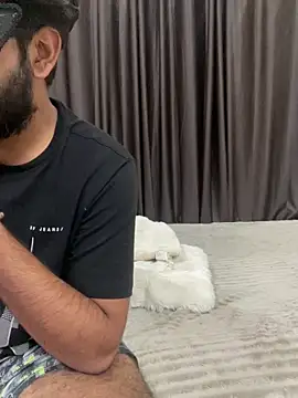 vickyandtania online show from 02-04-26, 04:57