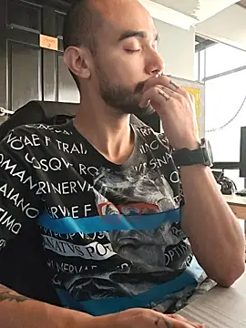 2 fire online show from 10-15-25, 01:00