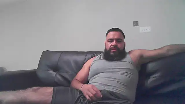 BigJohnBear39 online show from 10-04-25, 05:38