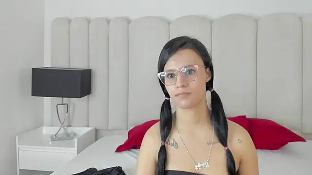 Snapshot of Alanha__ chatting on 11-27-25, 03:52 Alanha online show from 11-27-25, 03:52