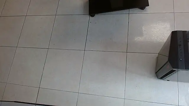 Snapshot of rosse_m chatting on 11-21-25, 01:10 rosse m online show from 11-21-25, 01:10