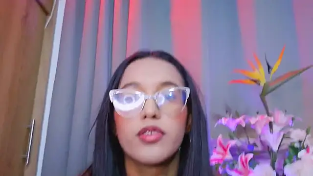 luna valen online show from 05-30-26, 03:47