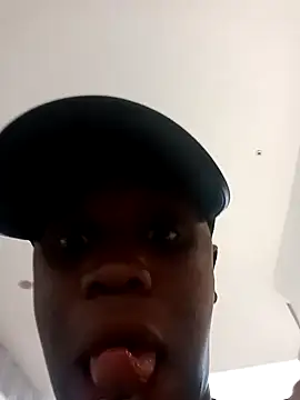 Snapshot of Phat_booty222 chatting on 10-13-25, 10:37 Phat booty222 online show from 10-13-25, 10:37