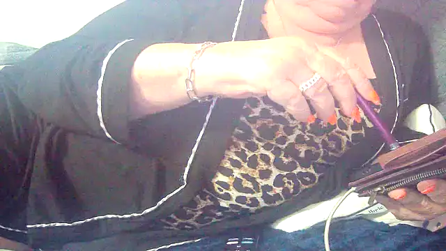 Playful MILF Demi online show from 03-20-26, 12:37