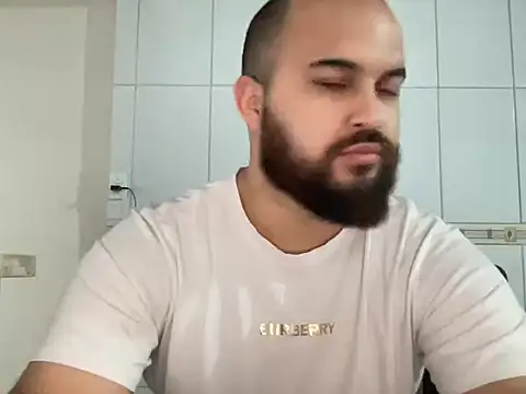 Snapshot of mayday2025m chatting on 12-01-25, 11:37 mayday2025m online show from 12-01-25, 11:37